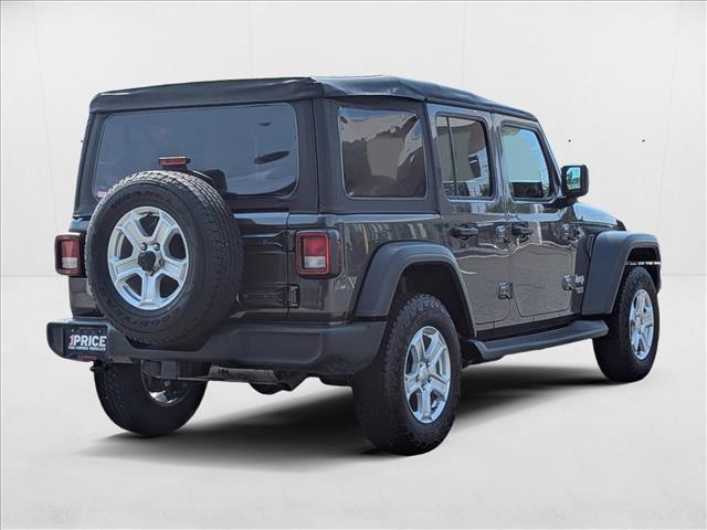 Photo of 2018 Granite Crystal Metallic Clearcoat Jeep Wrangler Unlimited