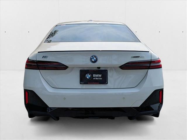 Photo of 2025 Alpine White BMW i5