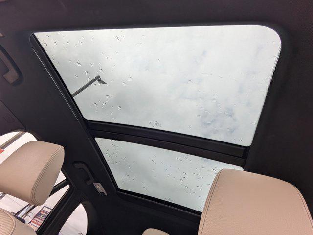 Photo of 2017 Alpine White [Whit BMW X1