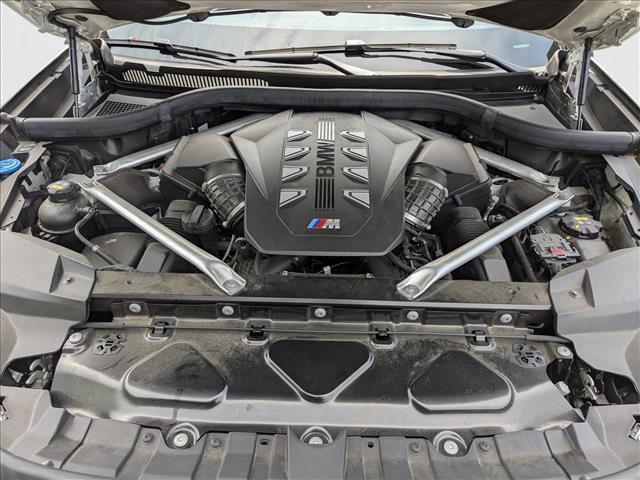 Photo of 2023 Mineral White Metallic BMW X7