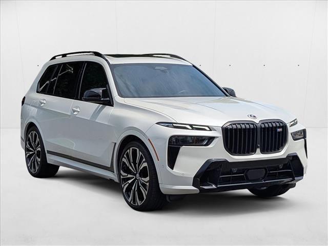 Photo of 2023 Mineral White Metallic BMW X7