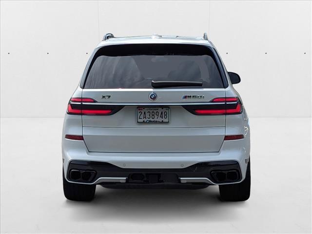 Photo of 2023 Mineral White Metallic BMW X7