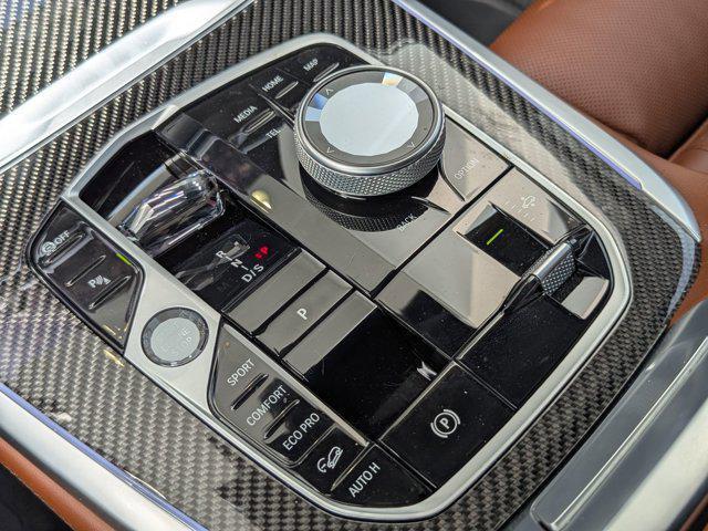 Photo of 2023 Mineral White Metallic BMW X7