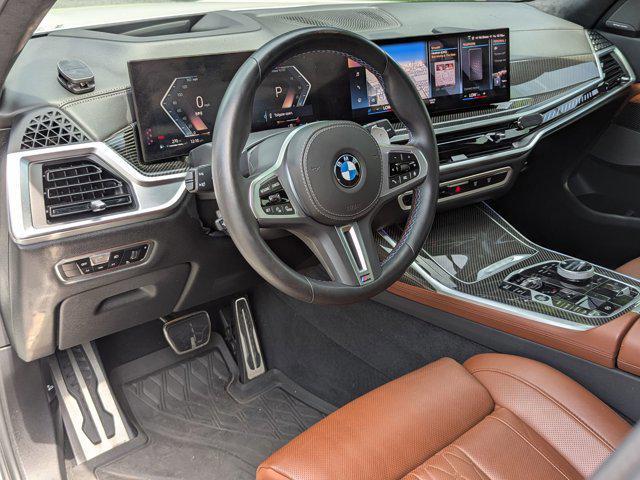 Photo of 2023 Mineral White Metallic BMW X7