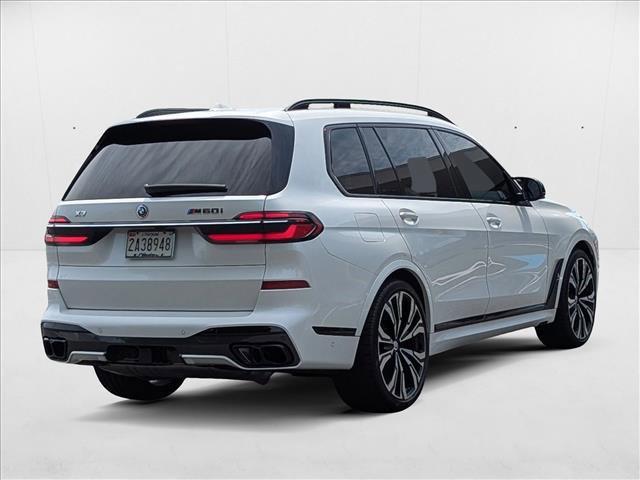 Photo of 2023 Mineral White Metallic BMW X7
