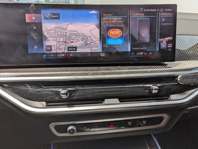 Photo of 2023 Mineral White Metallic BMW X7