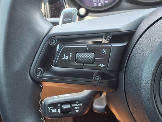 Photo of 2024 White Porsche Macan