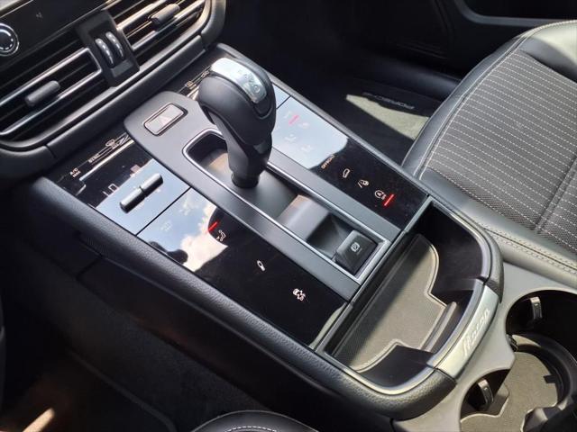 Photo of 2024 White Porsche Macan