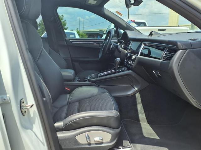 Photo of 2024 White Porsche Macan