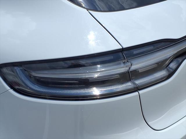 Photo of 2024 White Porsche Macan