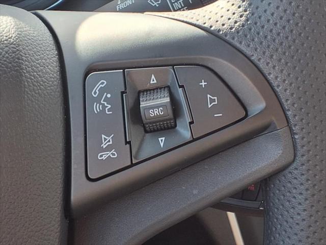 Photo of 2022 Summit White Chevrolet Trax