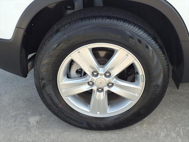 Photo of 2022 Summit White Chevrolet Trax