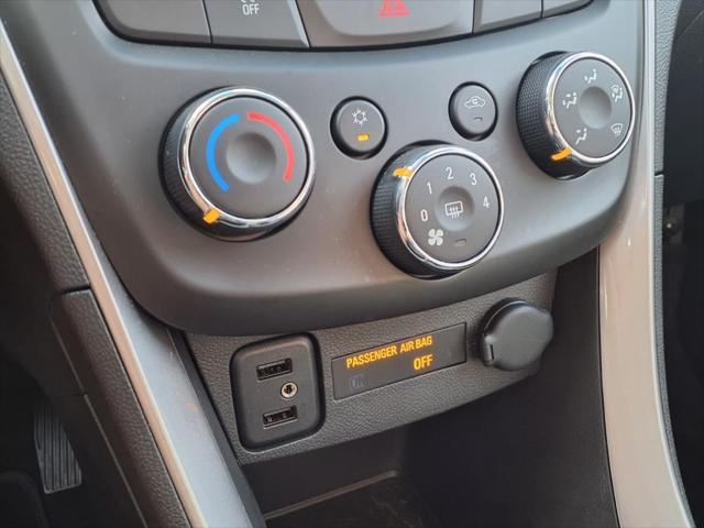 Photo of 2022 Summit White Chevrolet Trax