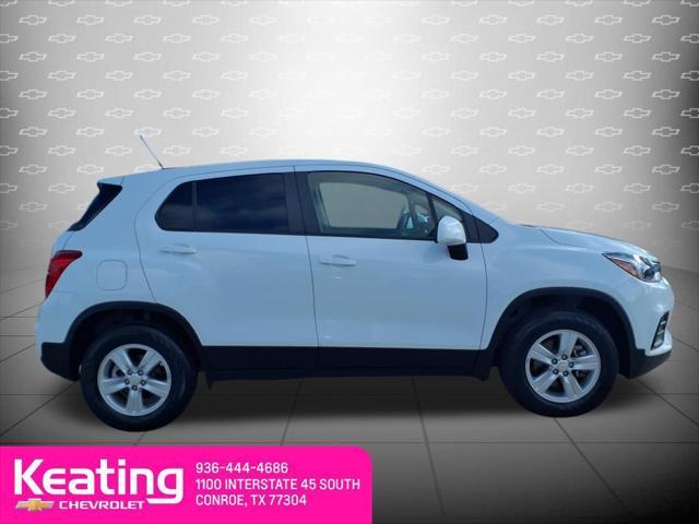 Photo of 2022 Summit White Chevrolet Trax