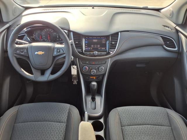 Photo of 2022 Summit White Chevrolet Trax
