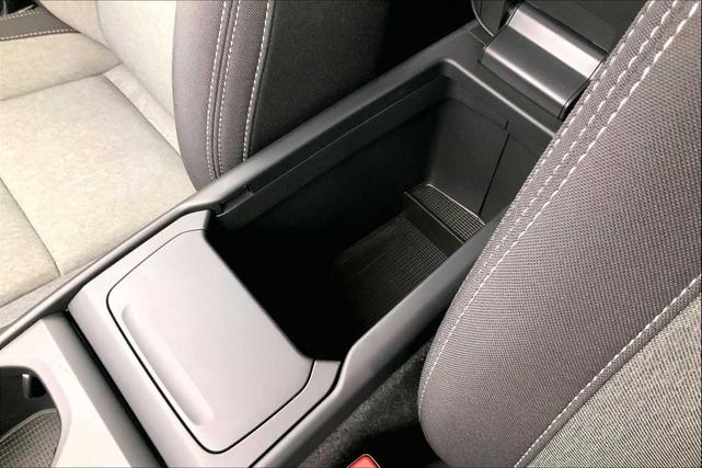 Photo of 2024 Gray Volvo XC40