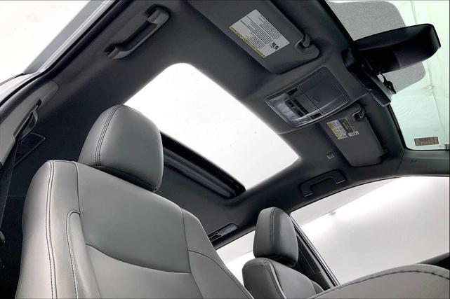 Photo of 2019 Celestial Silver Metallic Toyota Highlander