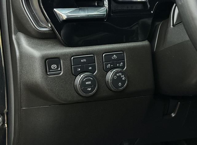Photo of 2024 Black Chevrolet Silverado 1500