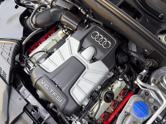 Photo of 2011 Ice Silver Metallic Audi S4