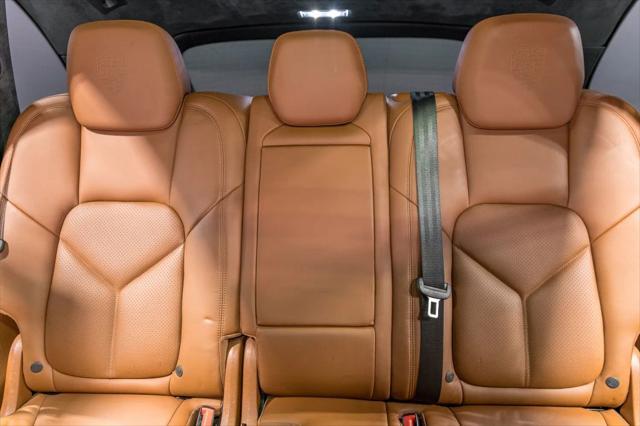 Photo of 2018 Moonlight Blue Metallic Porsche Cayenne