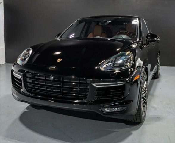 Photo of 2018 Moonlight Blue Metallic Porsche Cayenne
