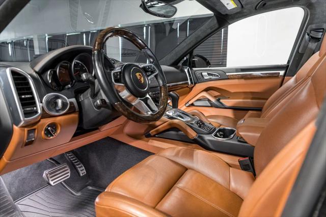 Photo of 2018 Moonlight Blue Metallic Porsche Cayenne