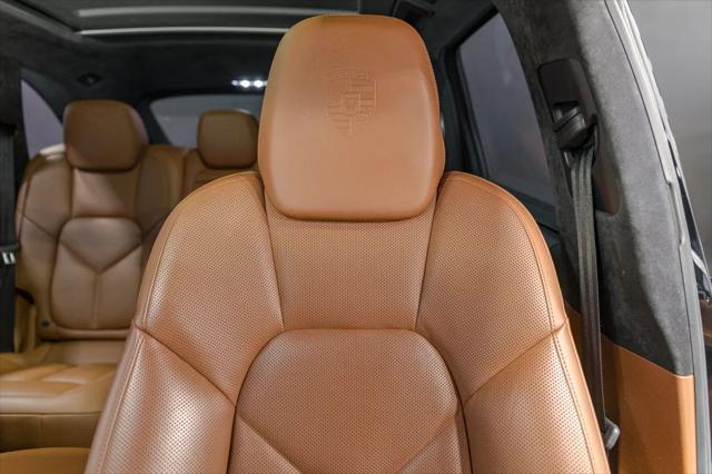 Photo of 2018 Moonlight Blue Metallic Porsche Cayenne