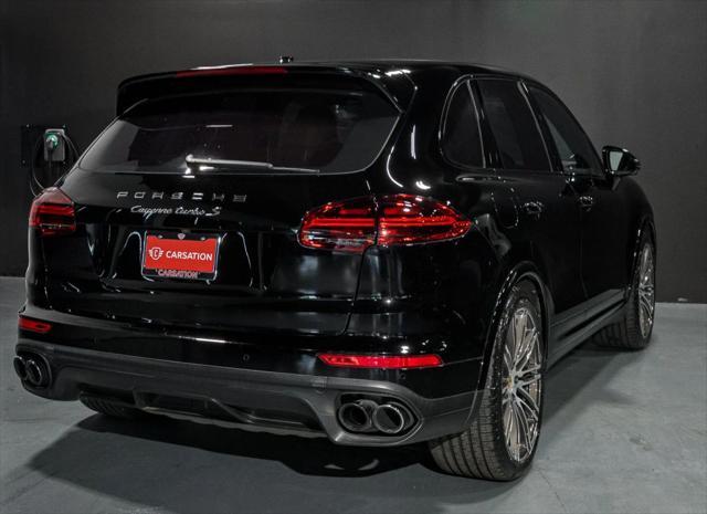 Photo of 2018 Moonlight Blue Metallic Porsche Cayenne