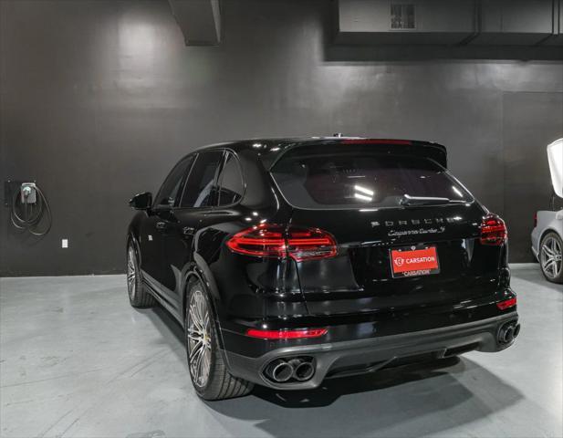 Photo of 2018 Moonlight Blue Metallic Porsche Cayenne