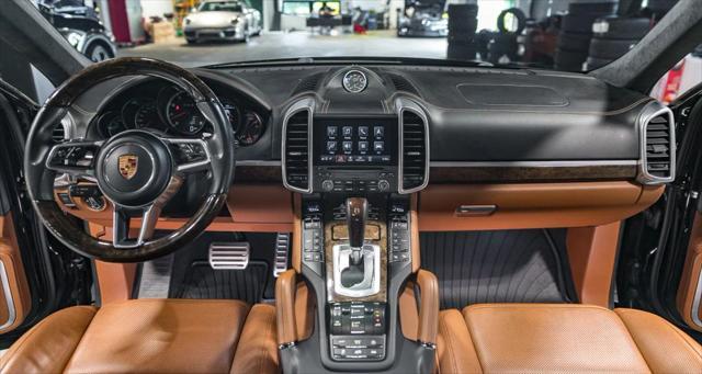 Photo of 2018 Moonlight Blue Metallic Porsche Cayenne