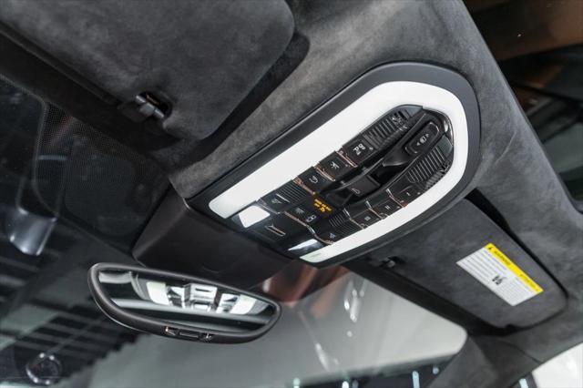 Photo of 2018 Moonlight Blue Metallic Porsche Cayenne