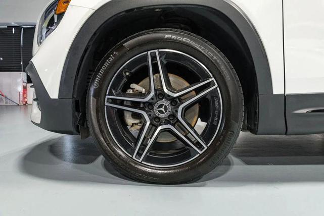 Photo of 2022 White Mercedes-Benz GLB 250