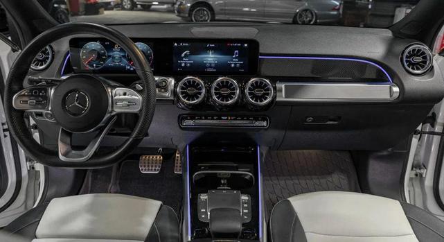 Photo of 2022 White Mercedes-Benz GLB 250