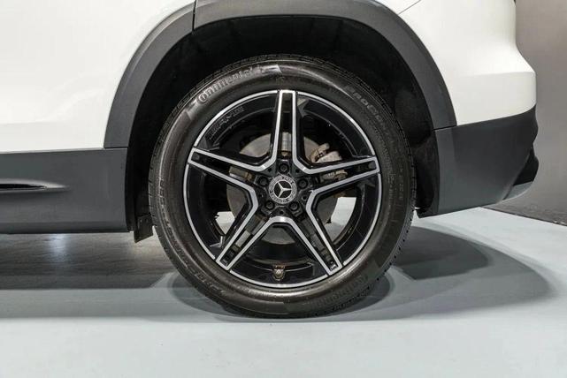 Photo of 2022 White Mercedes-Benz GLB 250