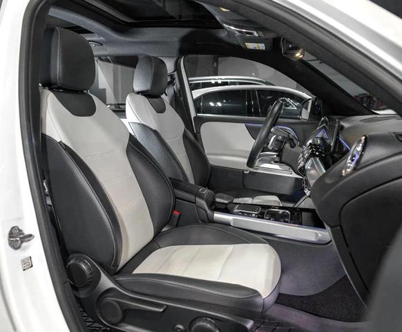 Photo of 2022 White Mercedes-Benz GLB 250