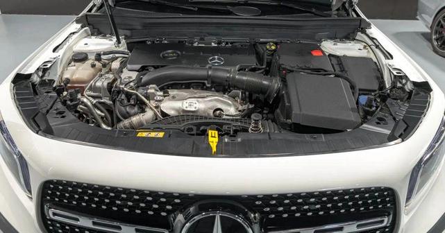 Photo of 2022 White Mercedes-Benz GLB 250