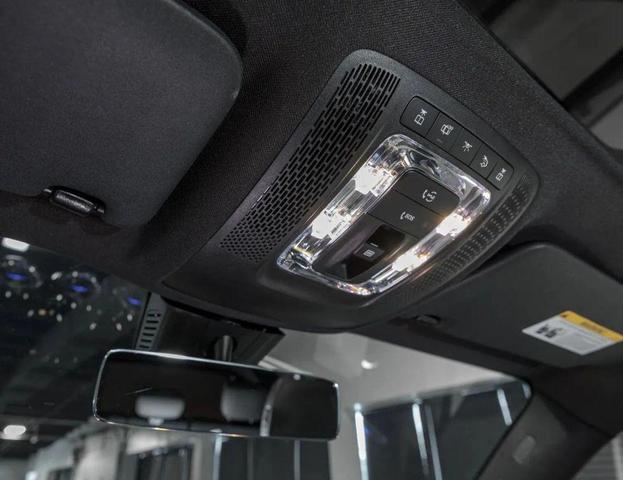 Photo of 2022 White Mercedes-Benz GLB 250