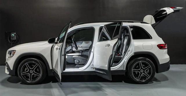 Photo of 2022 White Mercedes-Benz GLB 250