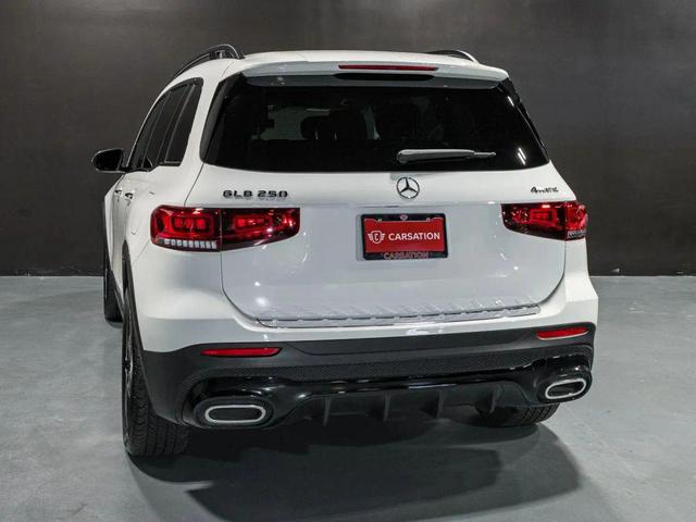 Photo of 2022 White Mercedes-Benz GLB 250