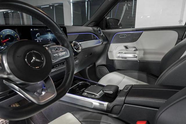 Photo of 2022 White Mercedes-Benz GLB 250
