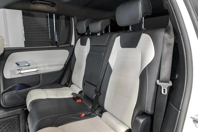 Photo of 2022 White Mercedes-Benz GLB 250
