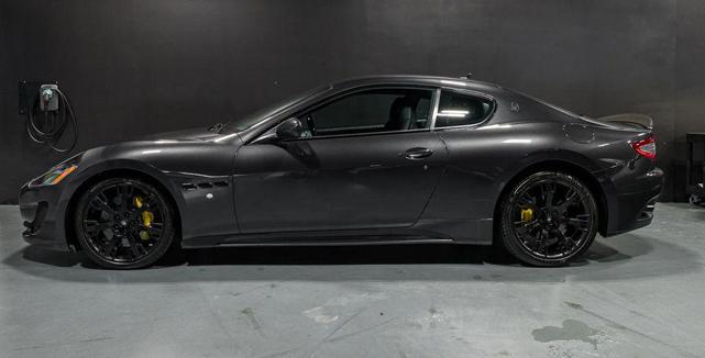 Photo of 2013 Gray Maserati GranTurismo