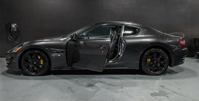 Photo of 2013 Gray Maserati GranTurismo