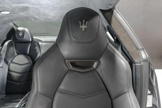 Photo of 2013 Gray Maserati GranTurismo