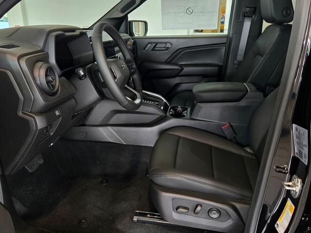 Photo of 2025 Black Chevrolet Colorado