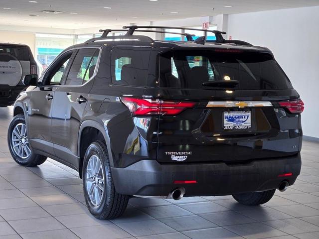 Photo of 2022 Mosaic Black Metallic Chevrolet Traverse