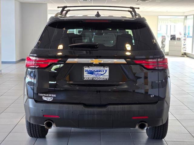 Photo of 2022 Mosaic Black Metallic Chevrolet Traverse