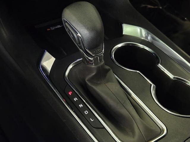 Photo of 2022 Mosaic Black Metallic Chevrolet Traverse