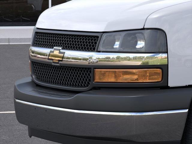 Photo of 2025 Summit White Chevrolet Express 2500