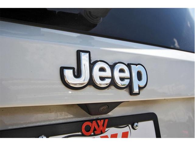 Photo of 2021 Alpine White Clearcoat Jeep Renegade